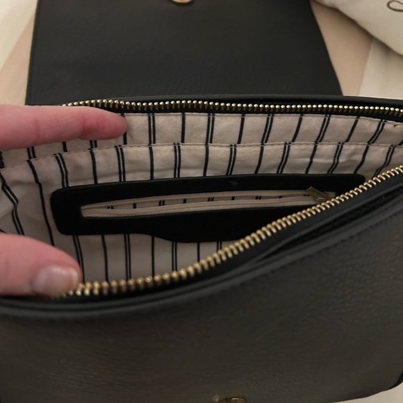 Classy Black Purse with tassels 🖤 - Picture 7 of 11